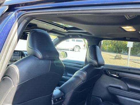 Used 2022 Toyota Highlander XSE image 15