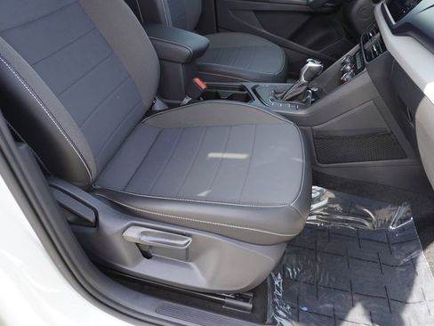 Used 2023 Volkswagen Taos SE image 10