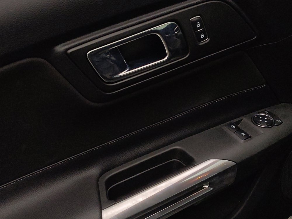 Used 2015 Ford Mustang Coupe RWD image 27