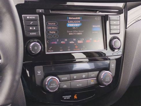 Used 2022 Nissan Rogue Sport SV w/ Technology Package image 27