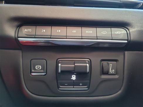 Used 2025 Cadillac Escalade ESV Sport Platinum image 30