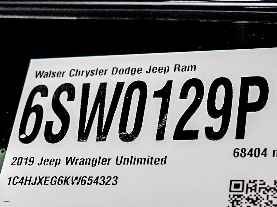 Used 2019 Jeep Wrangler Unlimited Sahara w/ Uconnect 4C Nav & Sound Group AWD/4WD image 28