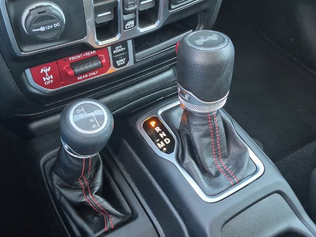 Used 2023 Jeep Wrangler Unlimited Rubicon AWD/4WD image 27