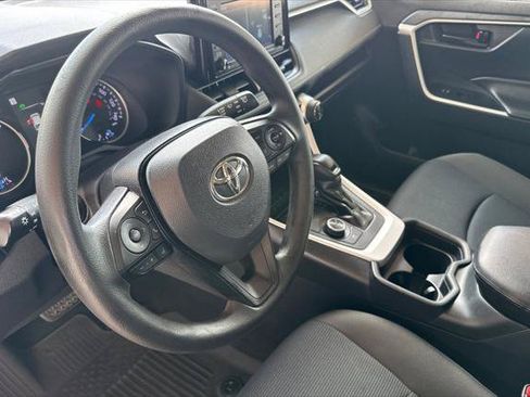 Certified 2021 Toyota RAV4 LE AWD/4WD image 11