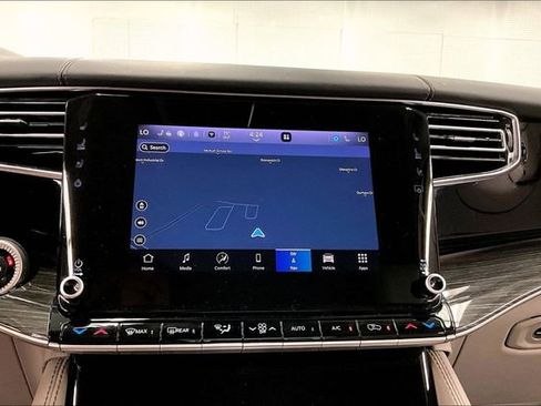 Used 2022 Jeep Wagoneer Series III w/ Rear Seat Video Group 1 AWD/4WD image 28