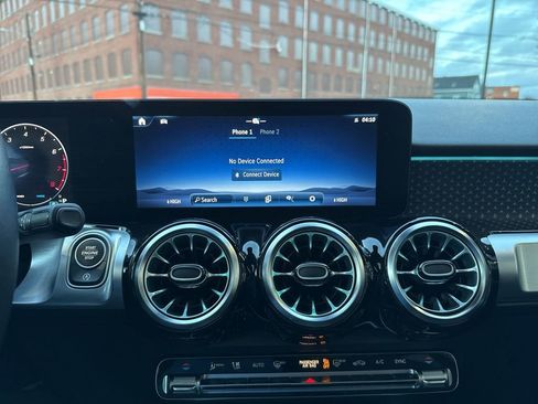 Certified 2024 Mercedes-Benz GLB 250 GLB 250 image 31