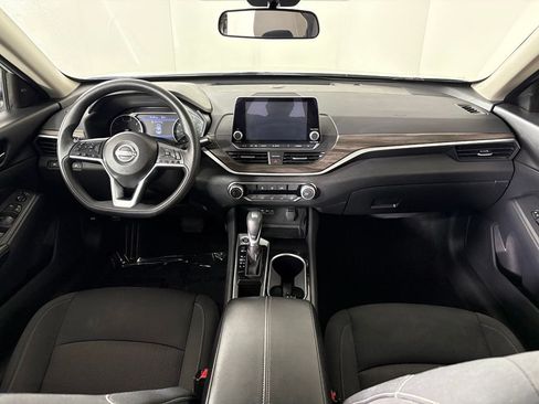 Used 2024 Nissan Altima 2.5 SV FWD image 36