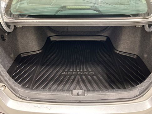 Used 2019 Honda Accord Hybrid image 25