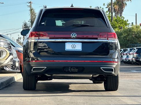 New 2026 Volkswagen Atlas SE image 6