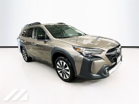 Used 2023 Subaru Outback Limited image 3