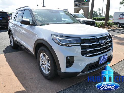 New 2026 Ford Explorer Active RWD image 7