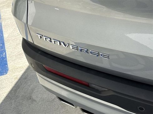 Used 2024 Chevrolet Traverse LT image 29
