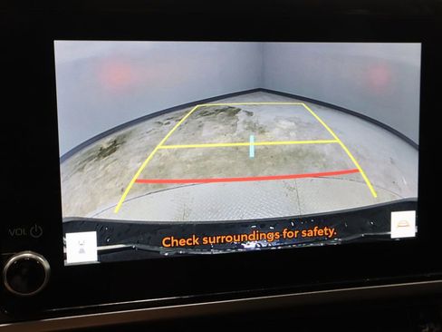 Used 2025 Toyota Camry LE FWD image 4