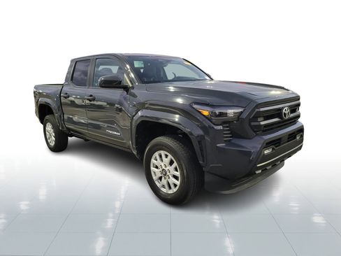 Certified 2024 Toyota Tacoma SR5 image 3