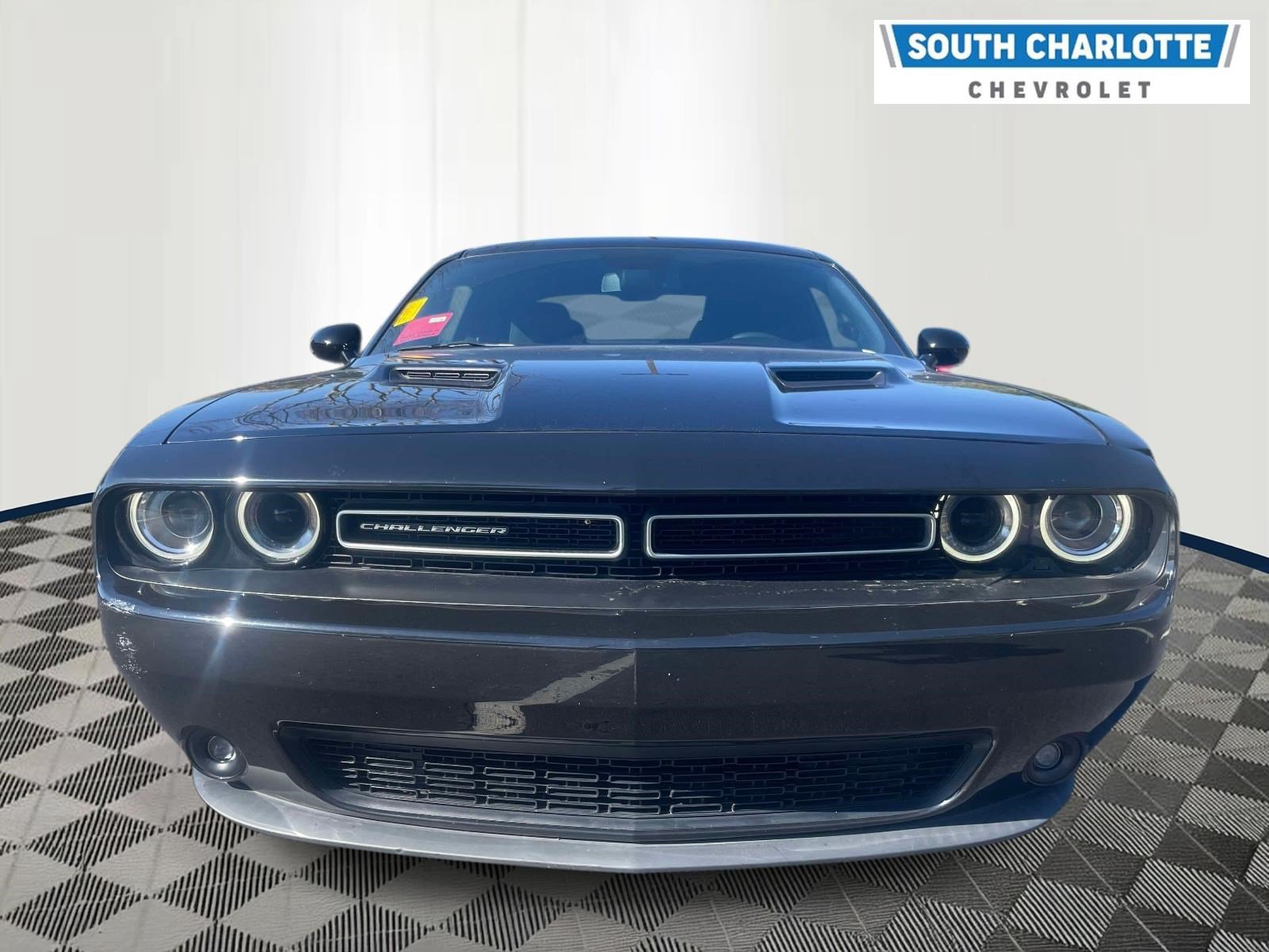 Used 2020 Dodge Challenger SXT w/ Driver Convenience Group RWD image 2