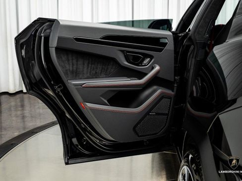 Used 2024 Lamborghini Urus S image 54