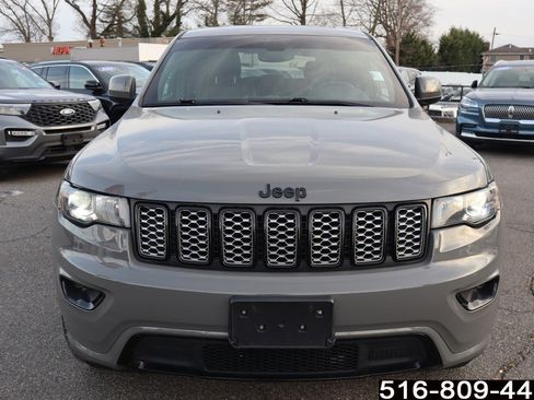 Used 2019 Jeep Grand Cherokee Altitude image 2