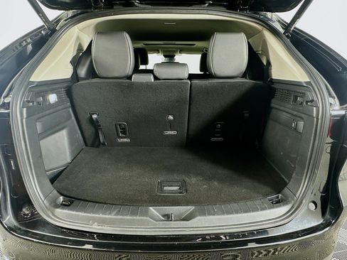 Used 2024 MAZDA CX-90 Plug-In Hybrid w/ Preferred AWD/4WD image 31