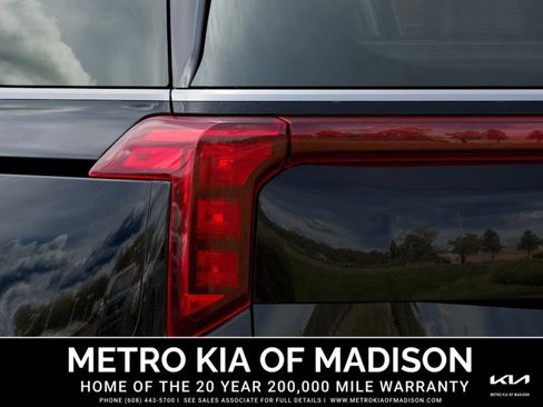 New 2026 Kia Carnival Hybrid FWD image 11