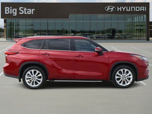 Used 2022 Toyota Highlander Limited image 5