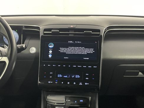 Used 2023 Hyundai Santa Cruz SEL Premium image 18