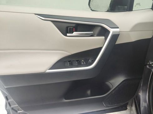 Certified 2025 Toyota RAV4 XLE w/ Convenience Package FWD image 11