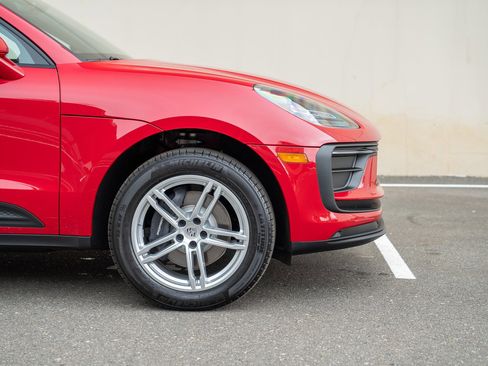 Certified 2026 Porsche Macan image 9