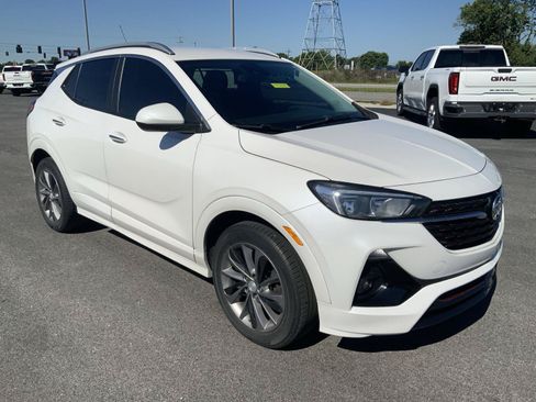 Used 2022 Buick Encore GX Select w/ Sport Touring Package FWD image 2