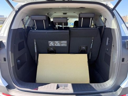 New 2026 Kia Carnival EX FWD image 5