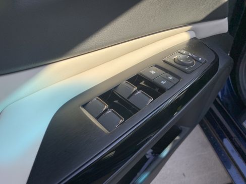 Used 2025 Lexus ES 350 Ultra Luxury image 15