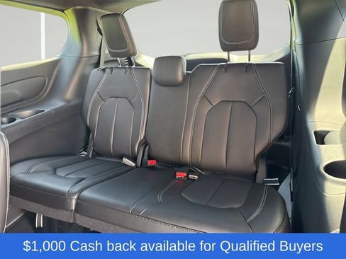 New 2027 Chrysler Pacifica Select FWD image 18