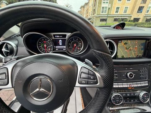 Used 2018 Mercedes-Benz SL 550 image 43