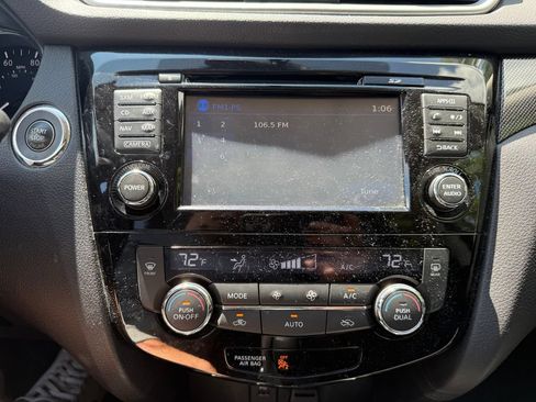Used 2015 Nissan Rogue SL w/ SL Premium Package AWD/4WD image 19
