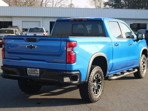 Used 2025 Chevrolet Silverado 1500 ZR2 w/ Technology Package image 7