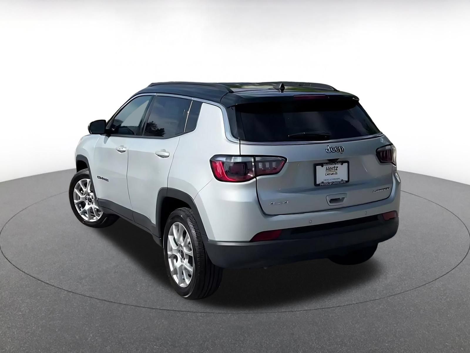 Used 2025 Jeep Compass Limited AWD/4WD image 10