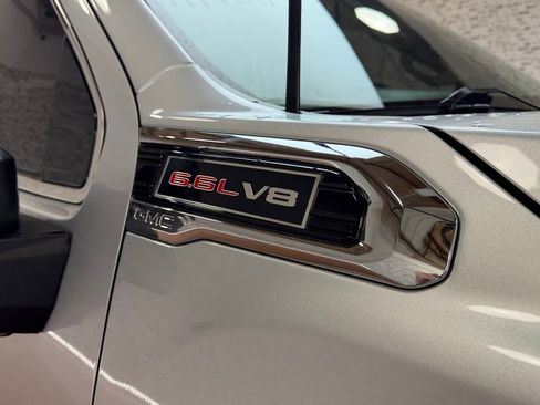 Used 2022 GMC Sierra 2500 SLE w/ SLE Value Package; image 9