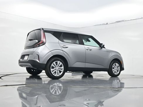 Used 2025 Kia Soul LX FWD image 22