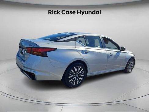 Used 2024 Nissan Altima 2.5 SV image 7