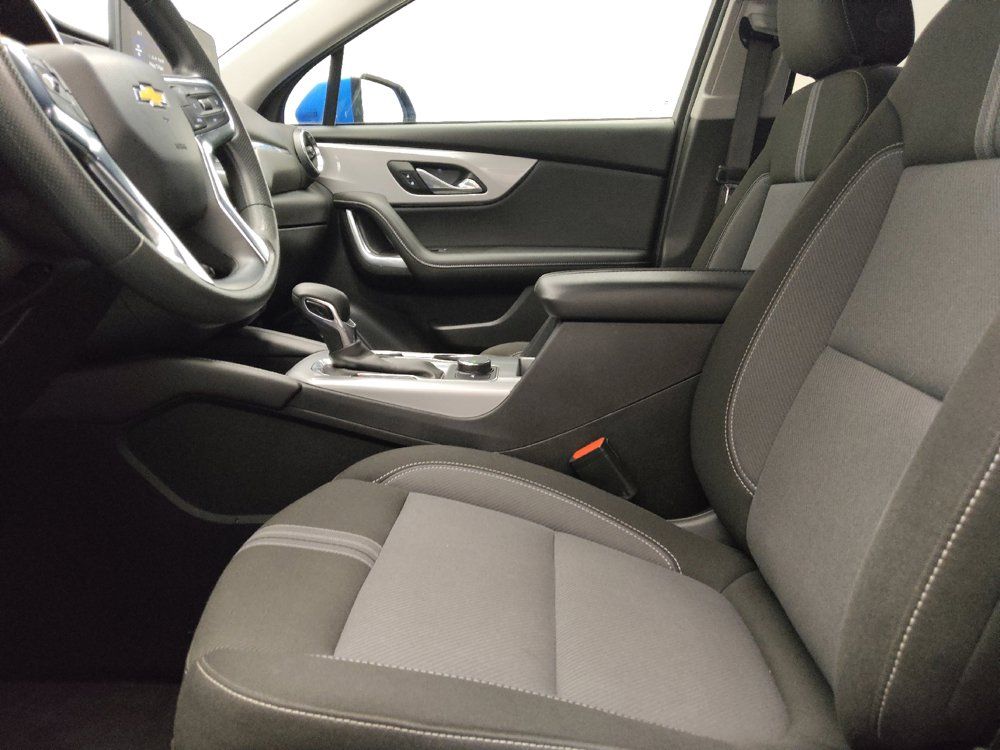 Used 2025 Chevrolet Blazer LT AWD/4WD image 17