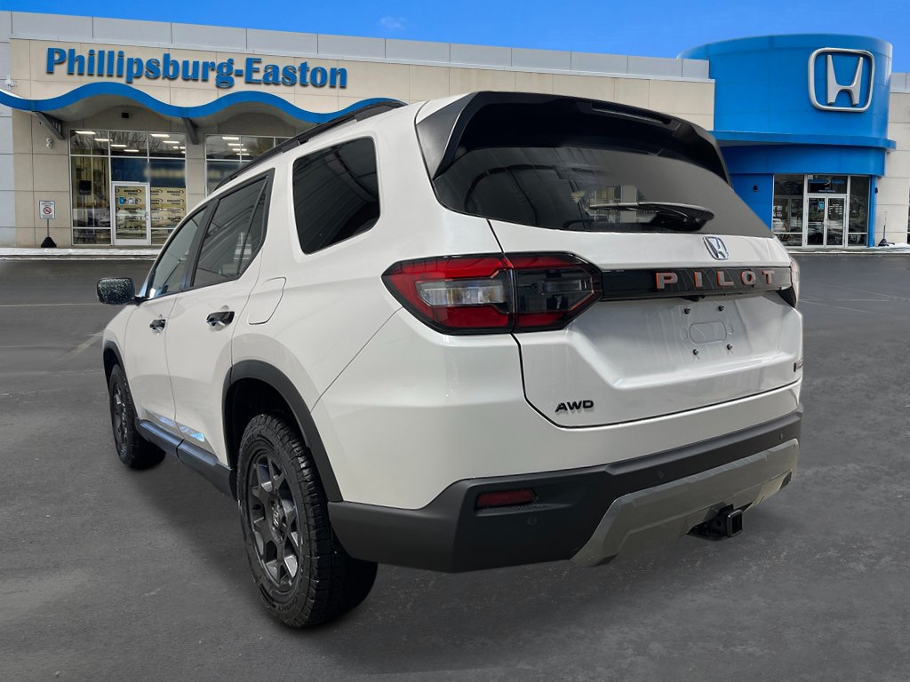 New 2026 Honda Pilot TrailSport image 3