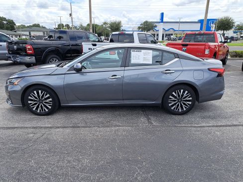 Used 2023 Nissan Altima 2.5 SV image 8