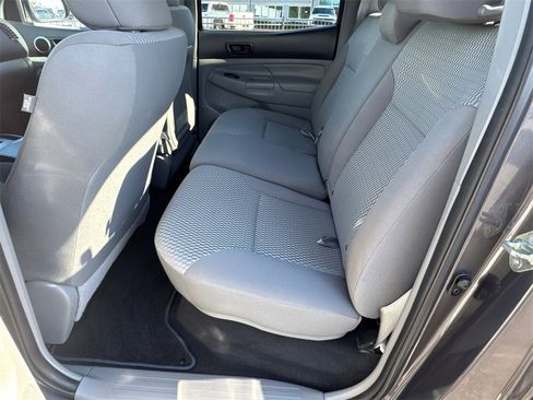 Used 2015 Toyota Tacoma PreRunner image 21