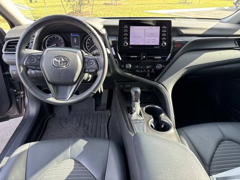 Used 2023 Toyota Camry SE FWD image 14