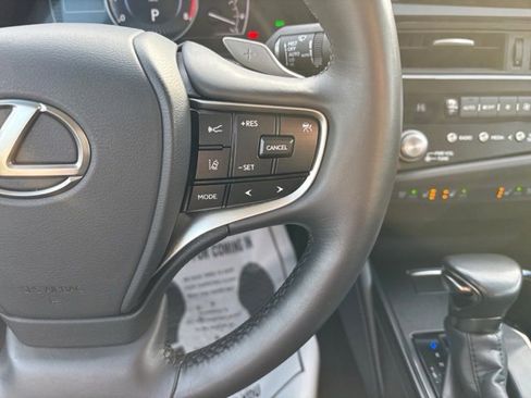 Used 2024 Lexus ES 350 w/ Premium Package image 16