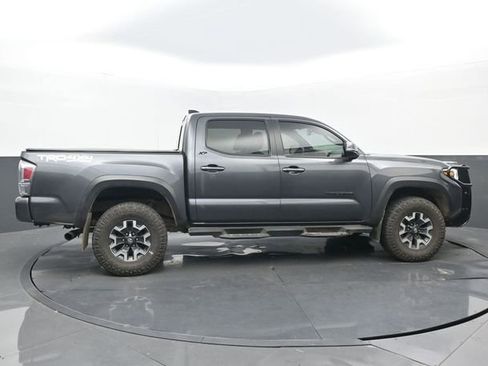 Used 2023 Toyota Tacoma TRD Off-Road w/ TRD Premium Off Road Package AWD/4WD image 2