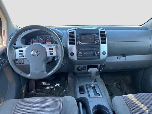 Used 2017 Nissan Frontier SV image 20