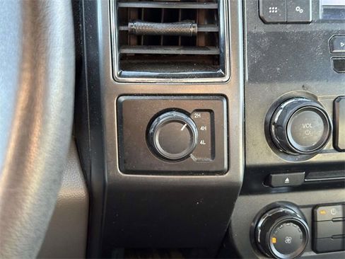 Used 2018 Ford F150 XLT image 12