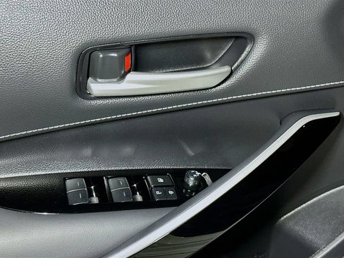 Used 2025 Toyota Corolla XSE FWD image 15