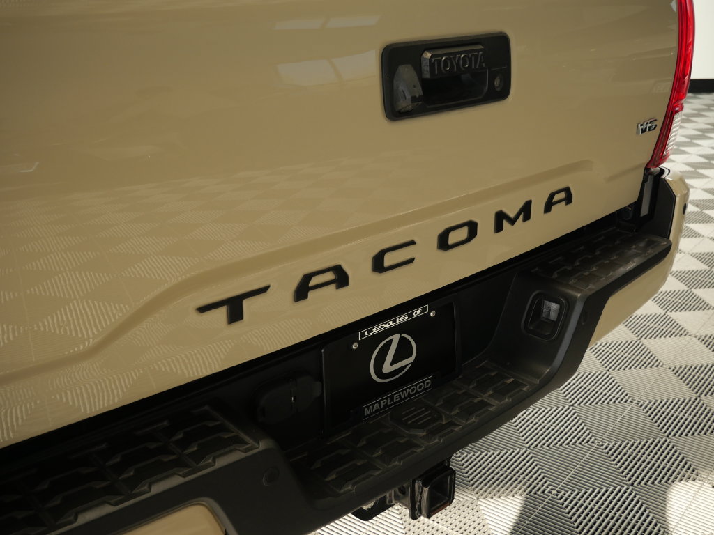 Used 2019 Toyota Tacoma TRD Sport w/ Technology Package AWD/4WD image 9