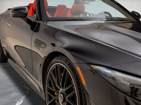 Used 2022 Mercedes-Benz SL 63 AMG 4MATIC image 14